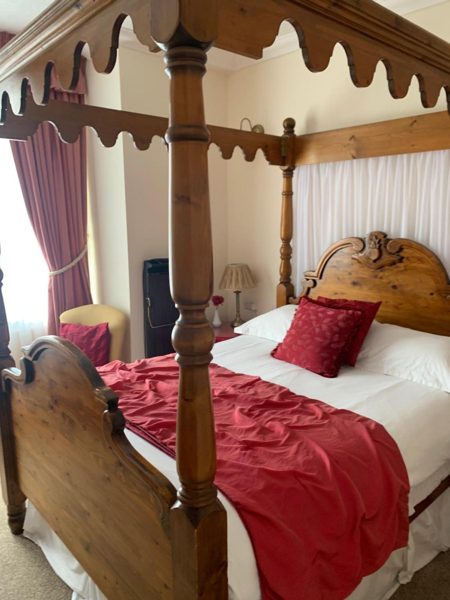 Superior Four-Poster Double Room