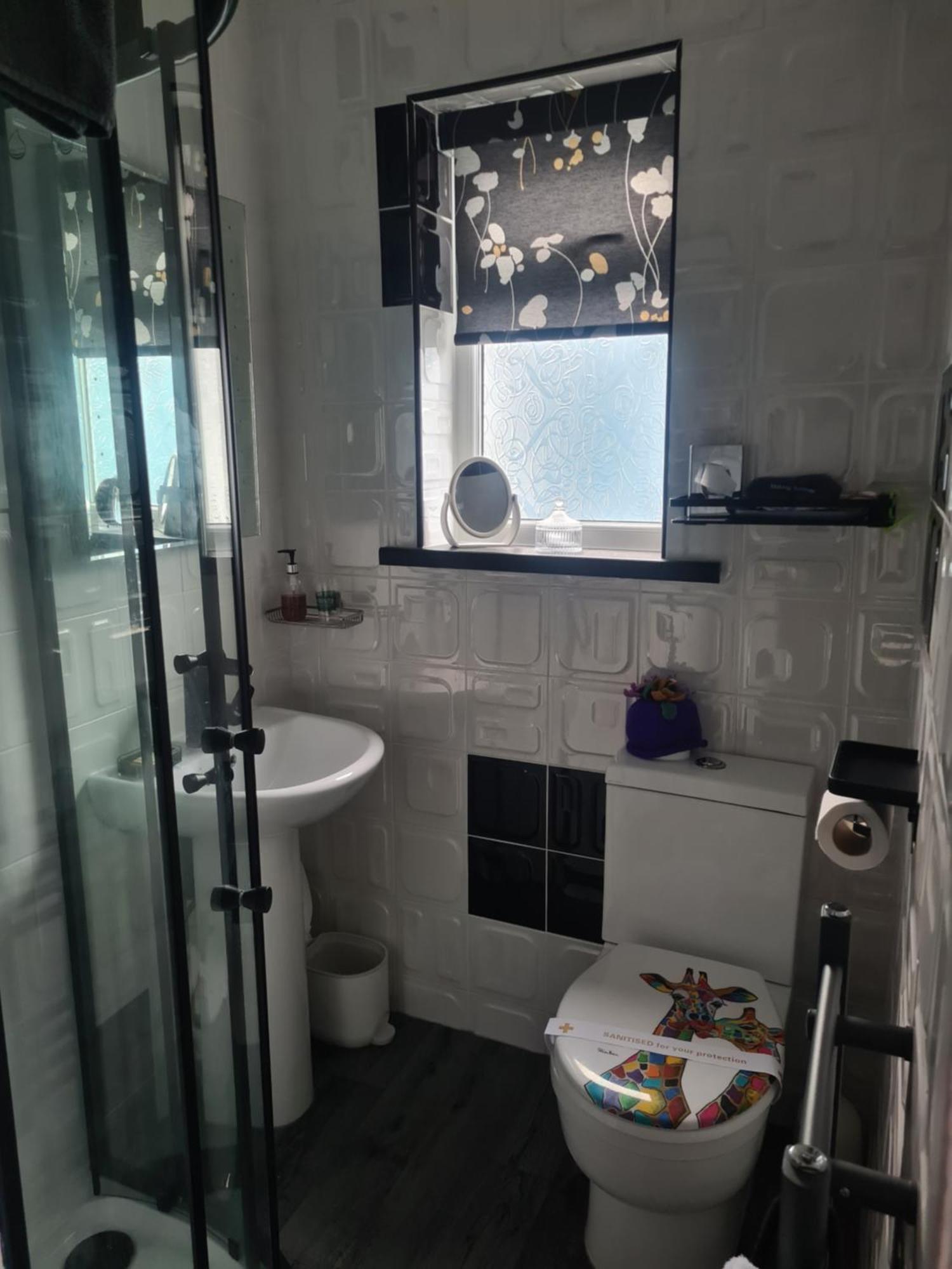 Twin Room Private Bathroom