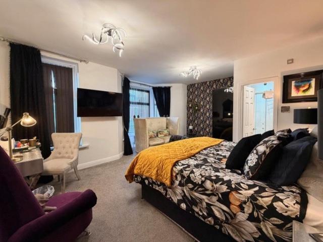 Deluxe King Room
